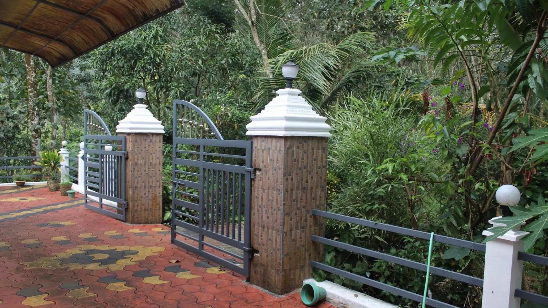 Casa Grande Homestay Anaviratty Munnar הודו